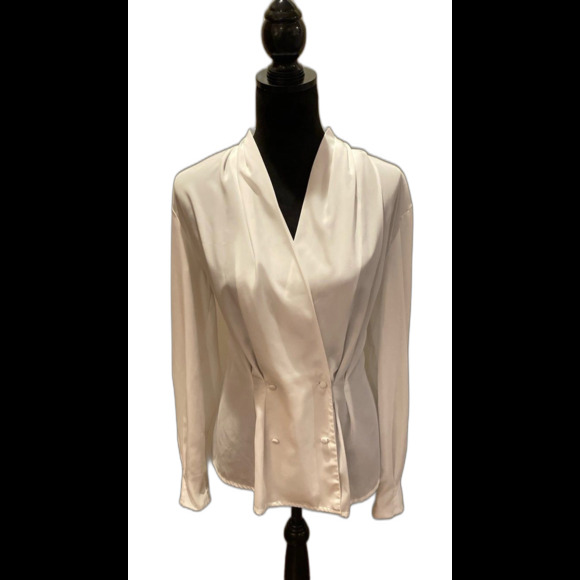 Tops - Kelly Scott Fitted Blouse Size 12 White Top Covered Buttons Dressy‎ Silky Feel